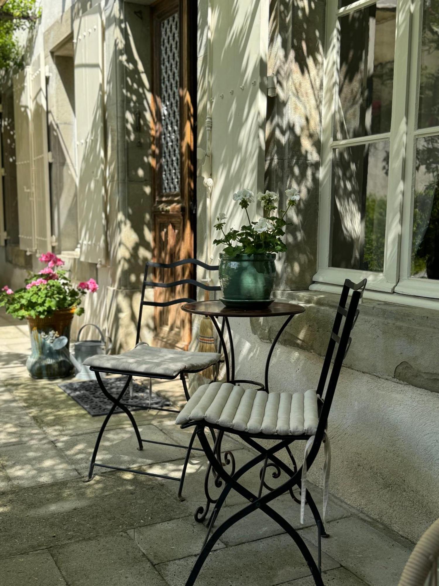 Bed and Breakfast Le Patio Des Senteurs Verzeille Zewnętrze zdjęcie